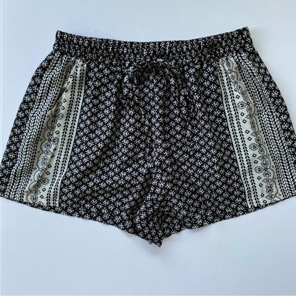 Bebop Womens Black and White Large Lightweight Boho Patterned Shorts - Picture 1 of 6